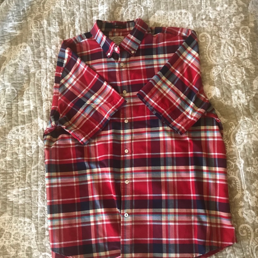 Red white and blue plaid short sleeved men’s shirt